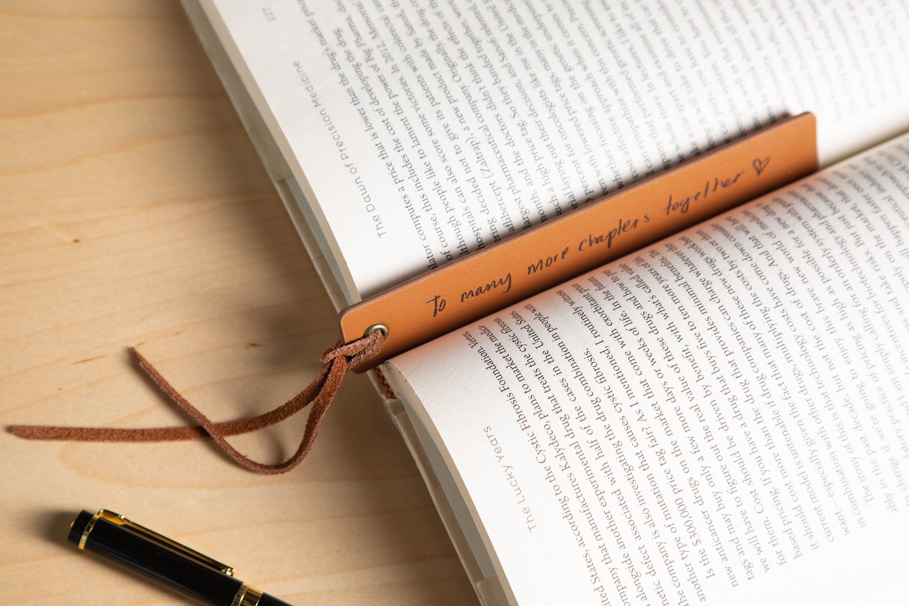 Engraved leather bookmark, handwritten children's note for mom, bookmark custom 3rd anniversary gift for wife, unique gift, gift for reader