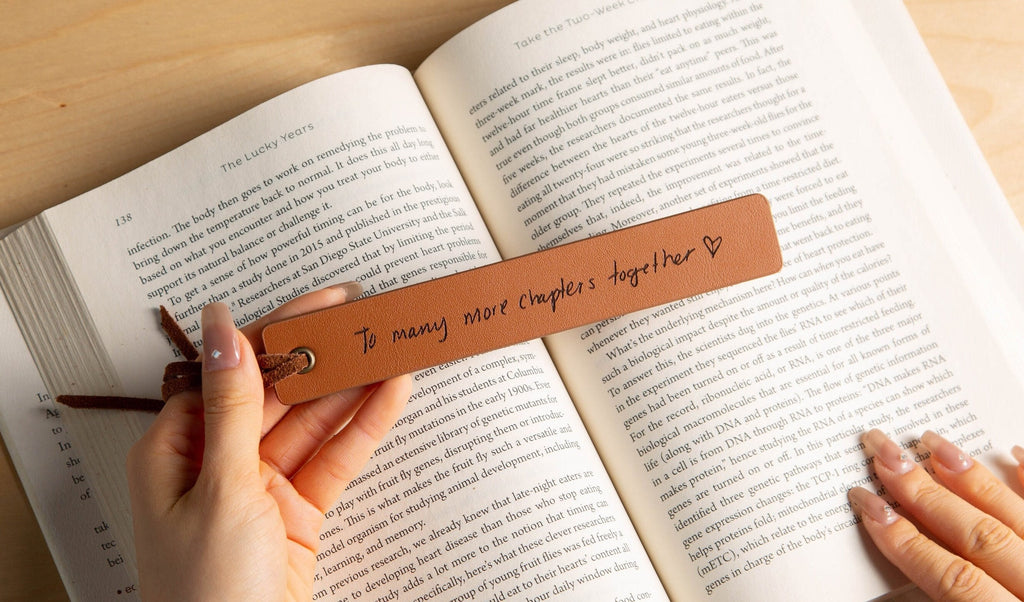 Engraved leather bookmark, handwritten children's note for mom, bookmark custom 3rd anniversary gift for wife, unique gift, gift for reader