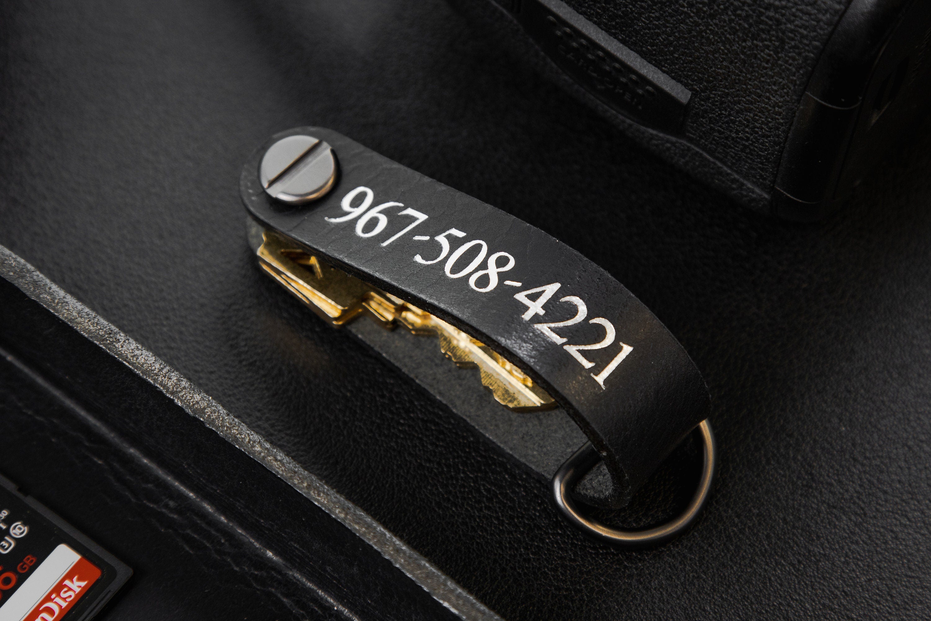 Embossed Leather Strap Key Chains (Name) - Custom Leather Key Ring Holder, Personalized Leather Gift, Gift for Parent, GIft for Boyfriend