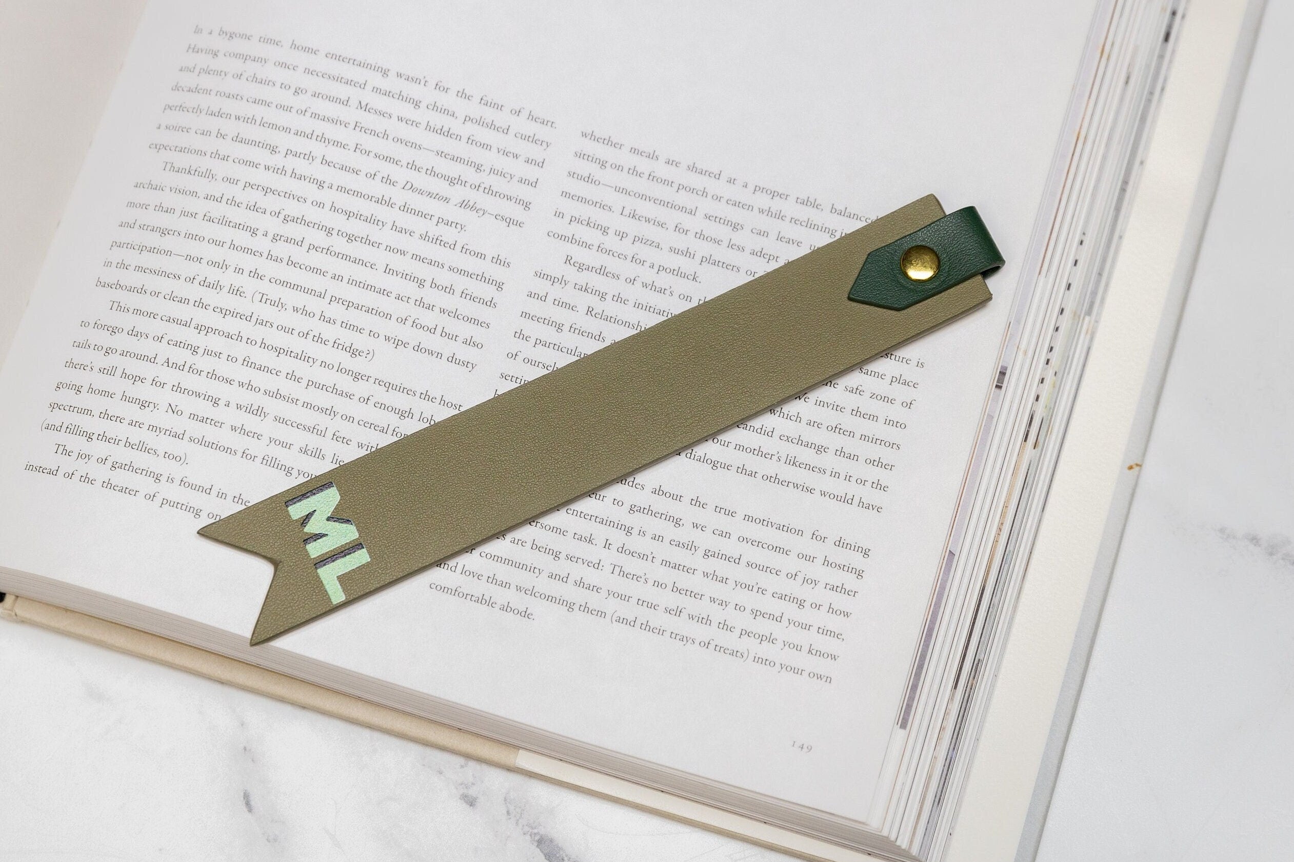 Personalized leather bookmark w/ loop (design 1) - custom page marker reading literary essential new college student back to school gift