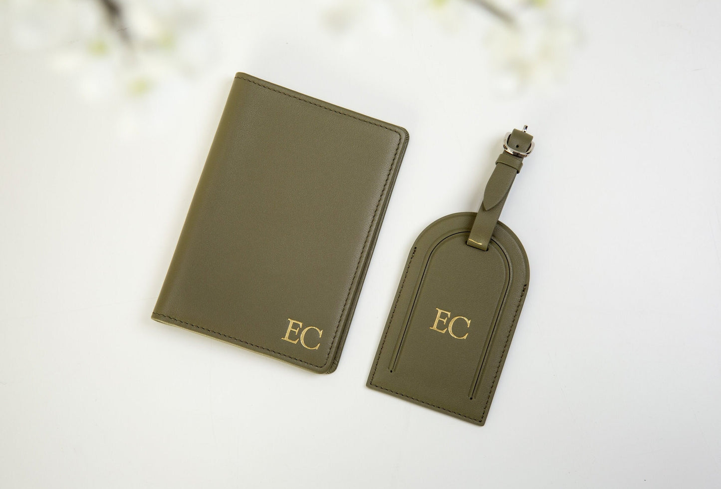 Embossed leather passport holder & embossed luggage tag (set) - Custom gift for her mom, 3rd anniversary gift, destination wedding suitcase