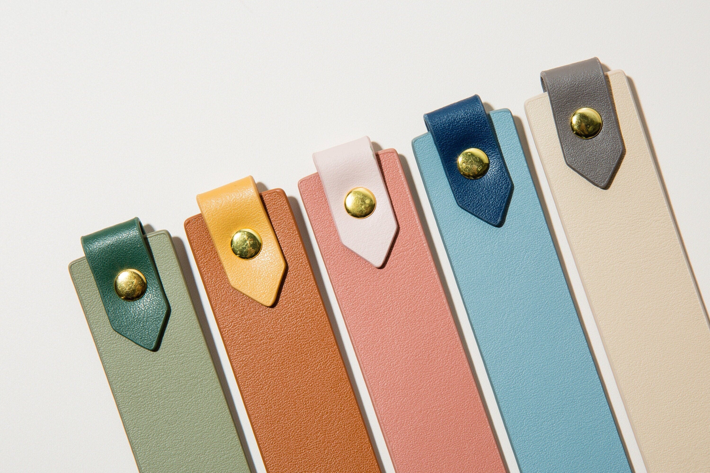 Personalized leather bookmark w/ loop (design 3) - custom reading accessory with name printed in curisve font, 3rd anniversary gift for her