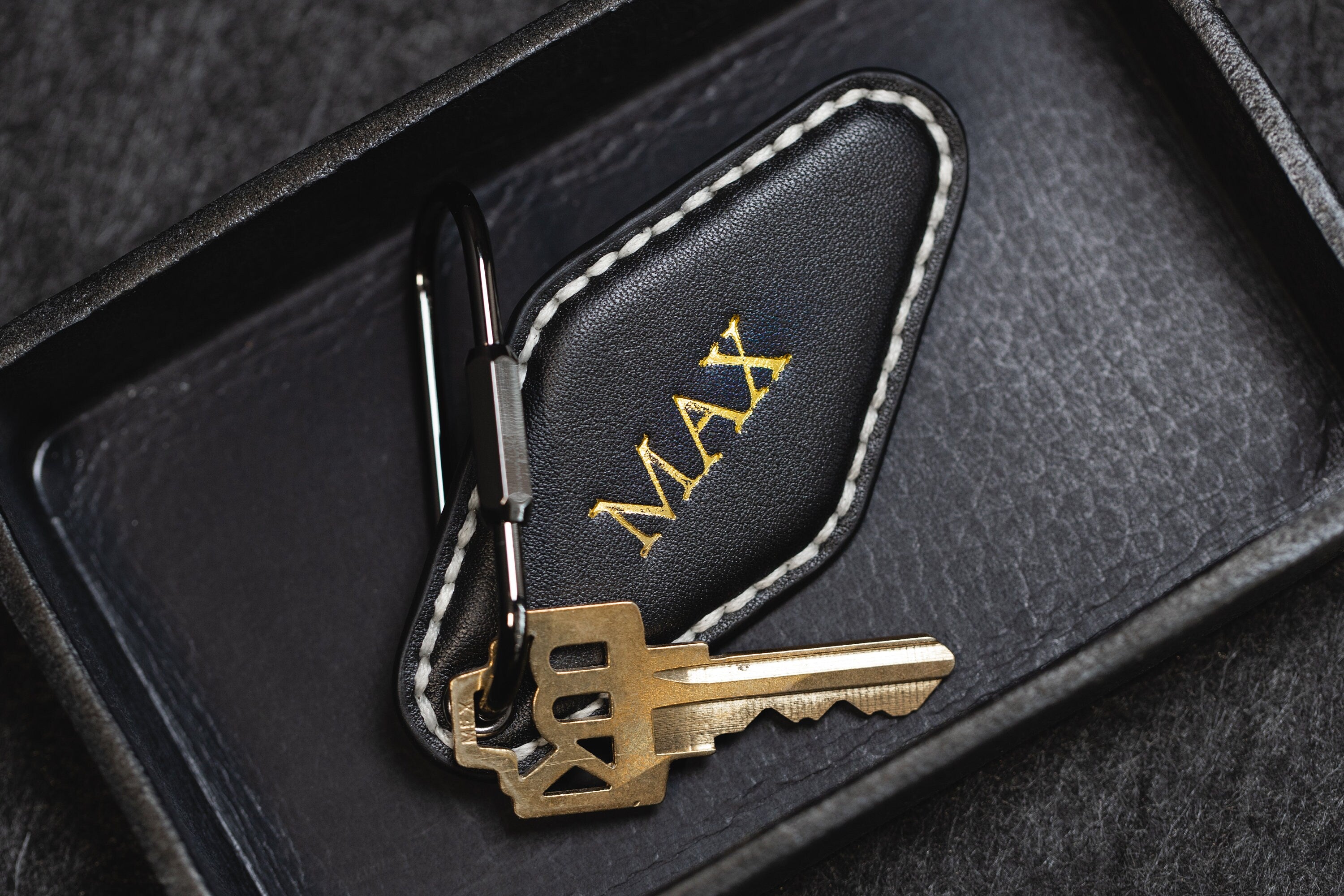 Embossed Diamond Leather Keychains (Name) - Modern Leather Keychain Fob, Custom Gift for New Driver, Student Car Key Holder, Back to School