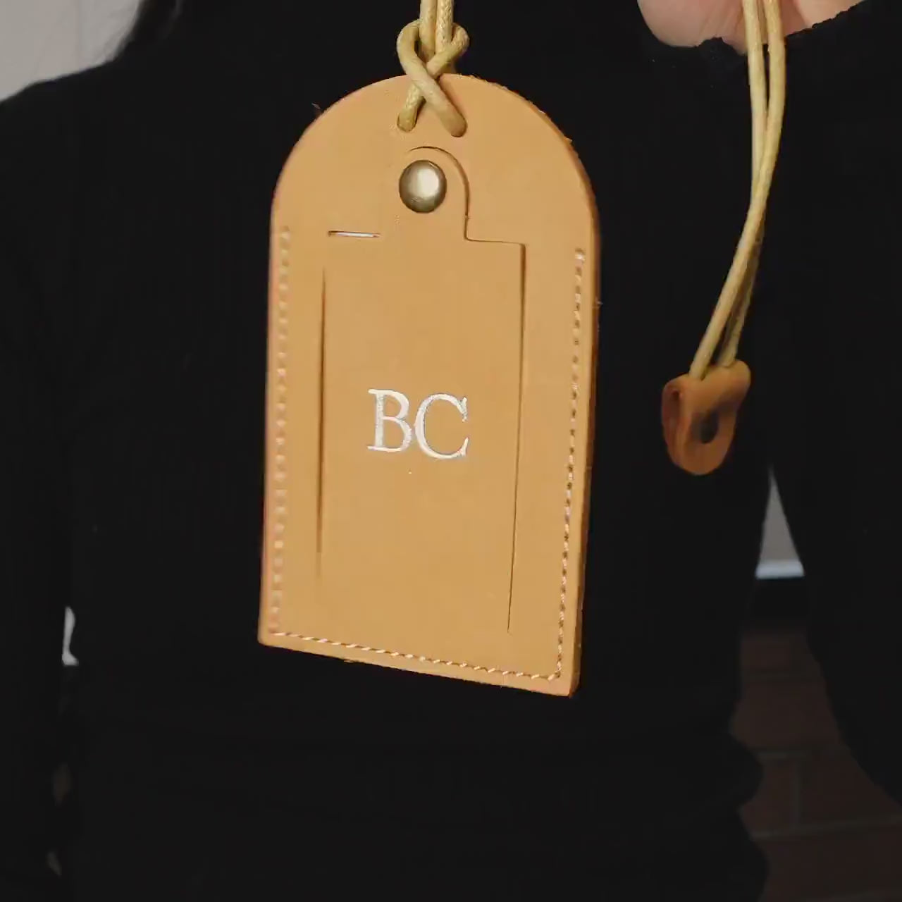 Embossed leather luggage tag w/ contact card - Custom foil name travel bag tag, Personalized gift for her, wife, mom, gift for traveler